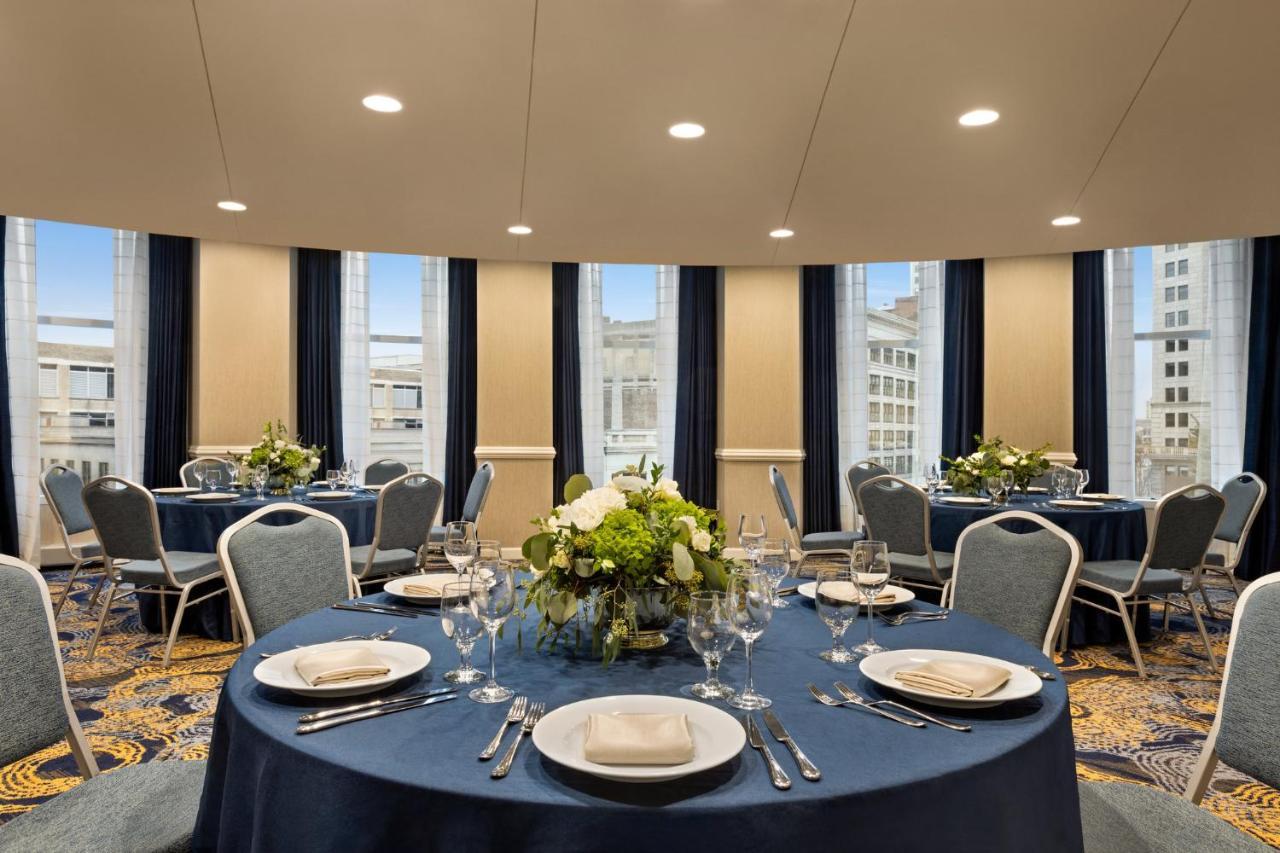 Crowne Plaza Cleveland At Playhouse Square By Ihg Hotel Exterior photo