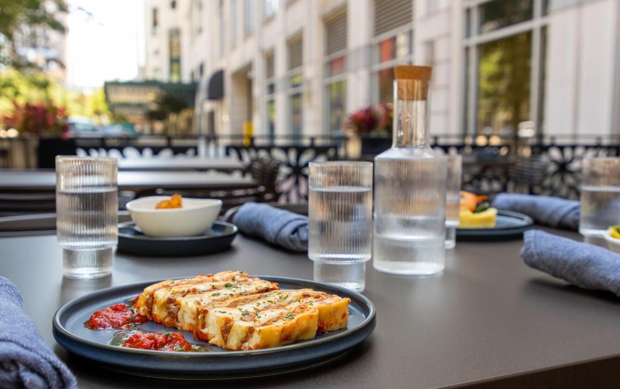 Crowne Plaza Cleveland At Playhouse Square By Ihg Hotel Exterior photo